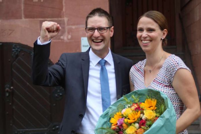 Manuel Just mit seiner Frau Stefanie (Foto: Stadtverwaltung Weinheim)