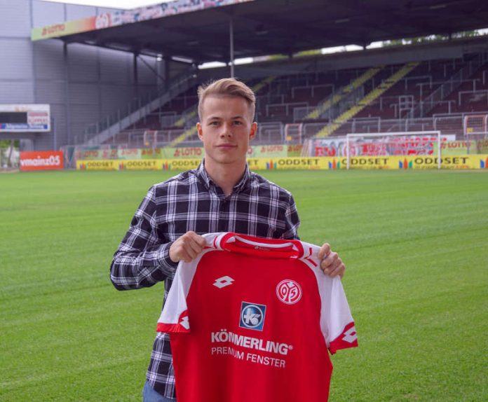 Mainz 05 verpflichtet Lars Oeßwein für die U23 (Foto: Mainz 05) Mainz 05 verpflichtet Lars Oeßwein für die U23 (Foto: Mainz 05)