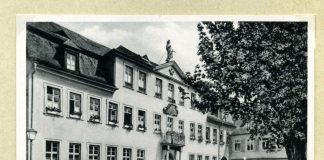 Postkarte aus Frankenthal mit dem alten Rathaus als Motiv (Foto: Stadtverwaltung Frankenthal, Erkenbert-Museum)