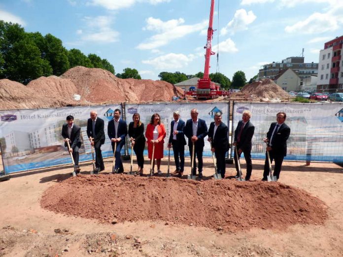 Spatenstich für neues Hotel am Messeplatz