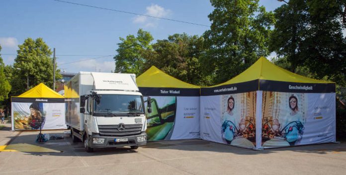 Die neue Verkehrswelt geht auf Tour. Start der bundesweiten Roadshow vor dem MVG Museum in München (Foto: ADAC Stiftung / Theo Klein)