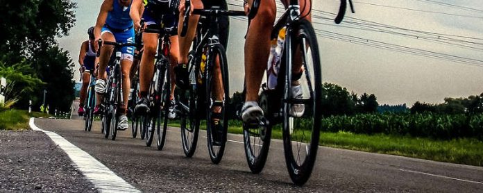 Radsportveranstaltung auf Straße (Foto: Pixabay) Radsportveranstaltung auf Straße (Foto: Pixabay)