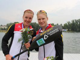 Sarah Brüßler (links) und Melanie Gebhardt strahlen auch über Silber (Foto: AMR)