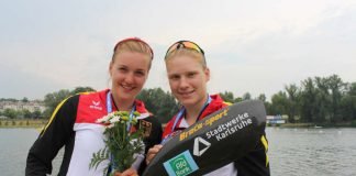 Sarah Brüßler (links) und Melanie Gebhardt strahlen auch über Silber (Foto: AMR)