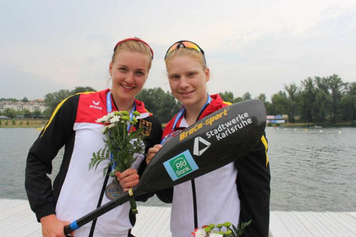 Sarah Brüßler (links) und Melanie Gebhardt strahlen auch über Silber (Foto: AMR)