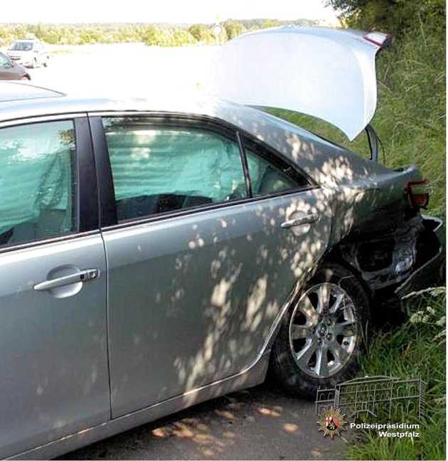 Am Toyota des Unfallverursachers entstand Sachschaden im linken Heckbereich.