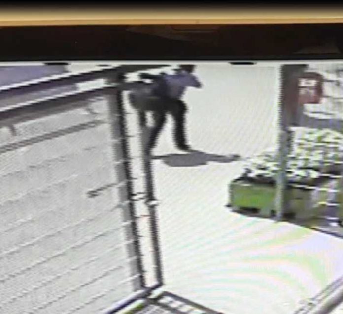 Leun: Zeugen gesucht - Wer konnte den Einbrecher am Rewe-Markt in Leun sehen? Leun: Zeugen gesucht - Wer konnte den Einbrecher am Rewe-Markt in Leun sehen?