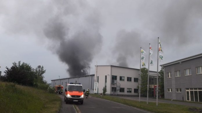 Brand in Firmengebäude