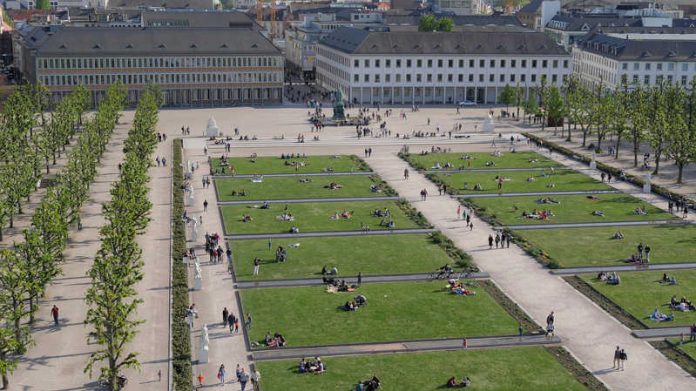 Schlossplatzfest in Karlsruhe (Foto: Pixabay)