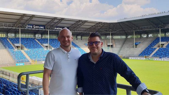 SVW-Geschäftsführer Markus Kompp und Marc Eckart, neuer Leiter des Sicherheits- und Stadionsmanagements. (Foto: SV Waldhof)