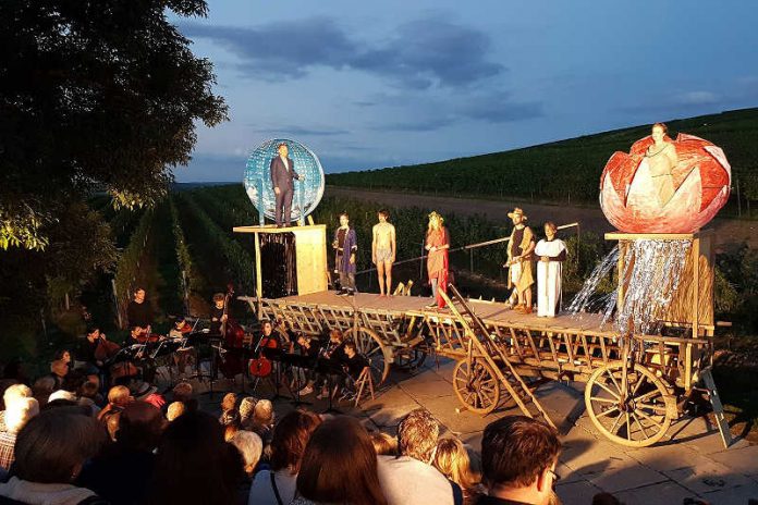 Das große Weltthetaer Bildrechte: Thierry Zwienerelttheater_Foto_Zwiener_frei Das große Weltthetaer Bildrechte: Thierry Zwiener
