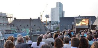 Sommerkino auf der Dachterrasse (Foto: Haus am Dom)