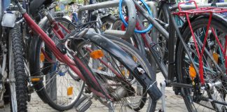 Schrottfahrrad am Bahnhof (Foto: Gemeindeverwaltung Haßloch)