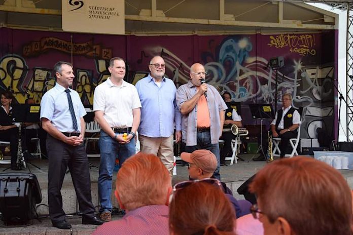 Oberbürgermeister Jörg Albrecht, Klaus Gaude, Peter Schumb und Thomas Hohlweck ziehen für das Stadtfest 2018 an einem Strang. (Foto: Stadtverwaltung Sinsheim) Oberbürgermeister Jörg Albrecht, Klaus Gaude, Peter Schumb und Thomas Hohlweck ziehen für das Stadtfest 2018 an einem Strang. (Foto: Stadtverwaltung Sinsheim)