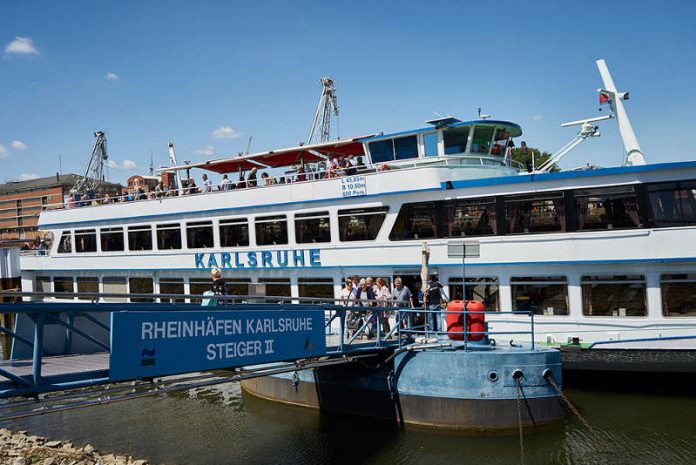 MS Karlsruhe (Foto: Rolf Kempf)