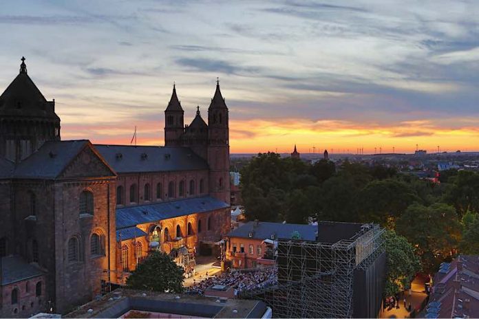 Wormser Dom (Foto: Bernward Bertram) Wormser Dom (Foto: Bernward Bertram)