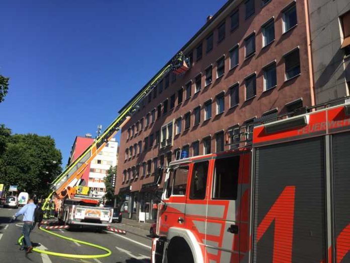 Feuerwehr verhindert Brandausbreitung