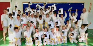 Alle 33 Karateka des Budoclub Rhein-Neckar bestehen mit Bravour (Foto: BCRN)