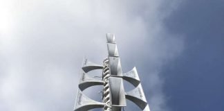 Die Stadt Landau baut ein modernes, flächendeckendes Sirenennetz auf. In einem ersten Schritt wurde die Sirene auf dem Dach der Grundschule Wollmesheimer Höhe ersetzt. (Foto: Stadt Landau in der Pfalz)