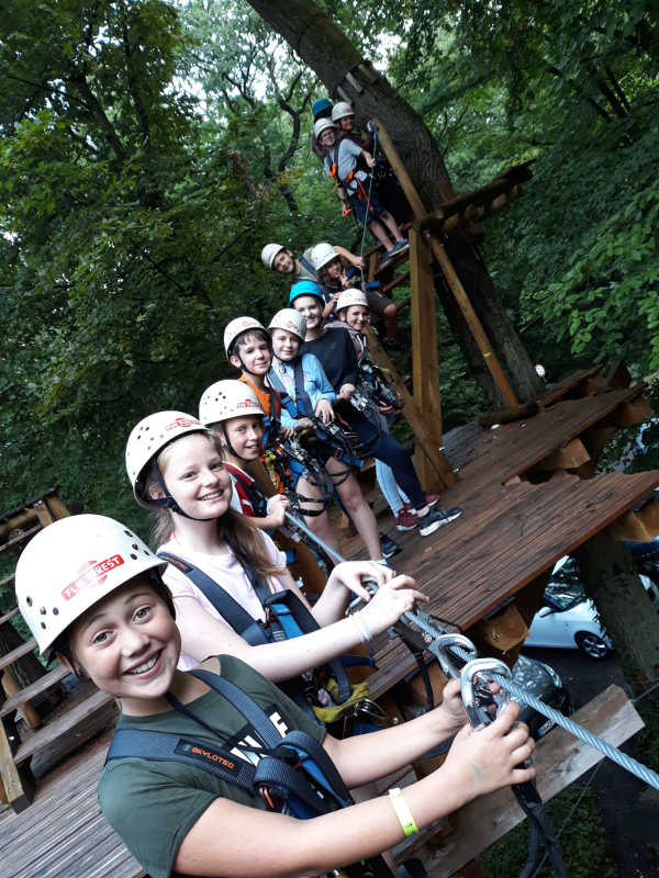 Hoch hinaus im Fun Forest Abenteuerpark in Kandel (Foto: Verbandsgemeinde Landau-Land) Hoch hinaus im Fun Forest Abenteuerpark in Kandel (Foto: Verbandsgemeinde Landau-Land)