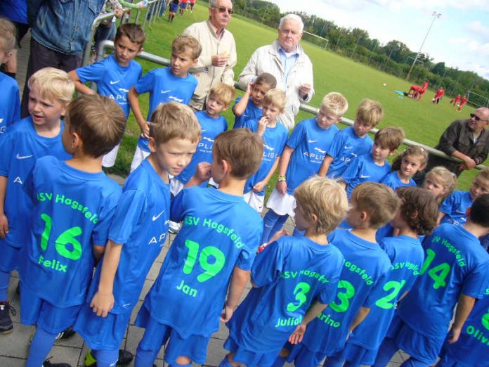 Junge Fußballer in Karlsruhe-Hagsfeld (Foto: Hannes Blank)