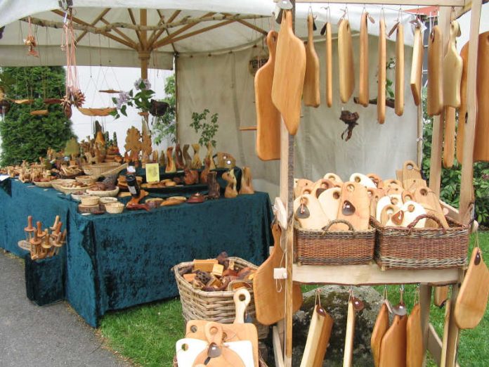 Kunsthandwerkermarkt (Foto: Stadt Weinheim)