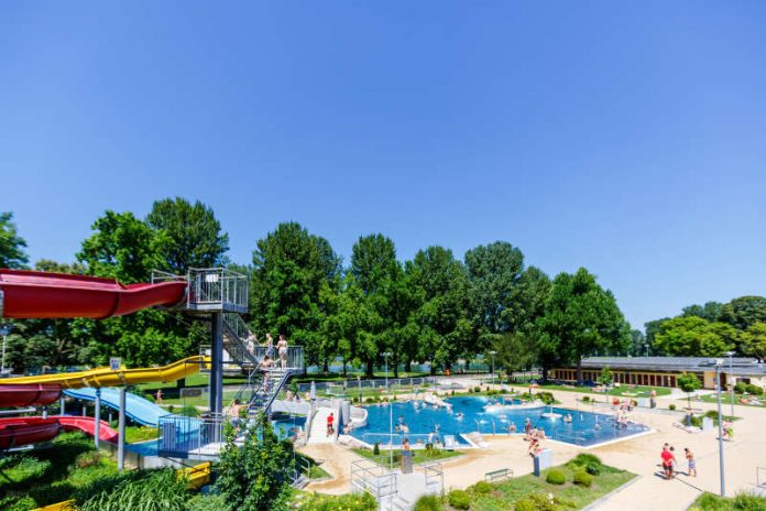 Das Rheinstrandbad Rappenwört ist eines der landschaftlich schönsten und größten Bäder Deutschlands (Foto: Karlsruher Bäder GmbH)