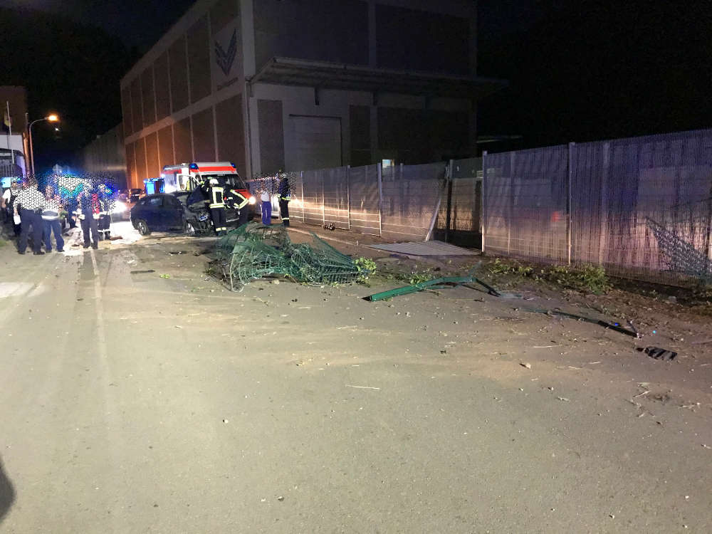 Es entstand hoher Sachschaden (Foto: Presseteam der Feuerwehr VG Lambrecht)