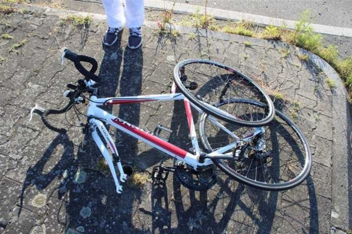 Das durch den Zusammenprall beschädigte Fahrrad