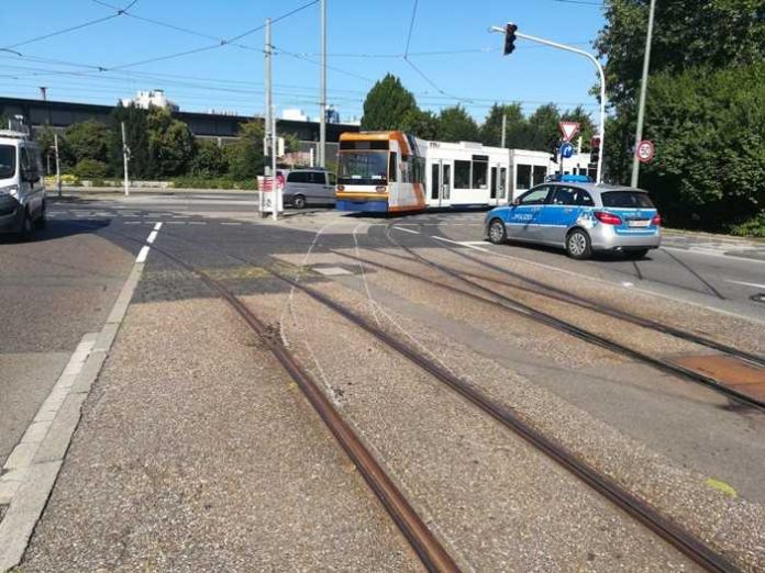 Entgleiste Strassenbahn