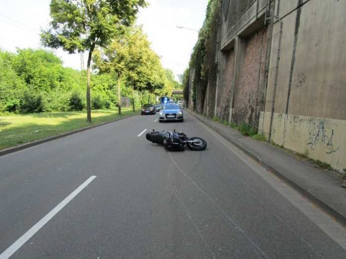 Motorradfahrer ohne Fremdeinwirkung gestürzt