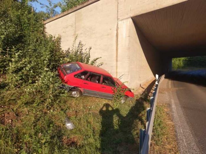 Gegen die Brücke gefahren bei zwischen Dauernheim und Blofeld Gegen die Brücke gefahren bei zwischen Dauernheim und Blofeld