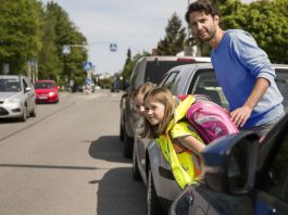 Eltern sollten auf Gefahrenstellen auf dem Schulweg hinweisen. (Foto: ADAC /Stefanie Aumiller)