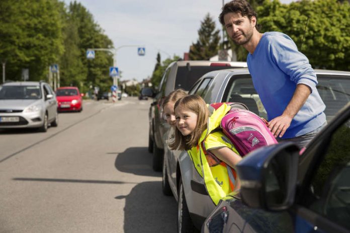 Eltern sollten auf Gefahrenstellen auf dem Schulweg hinweisen. (Foto: ADAC /Stefanie Aumiller)