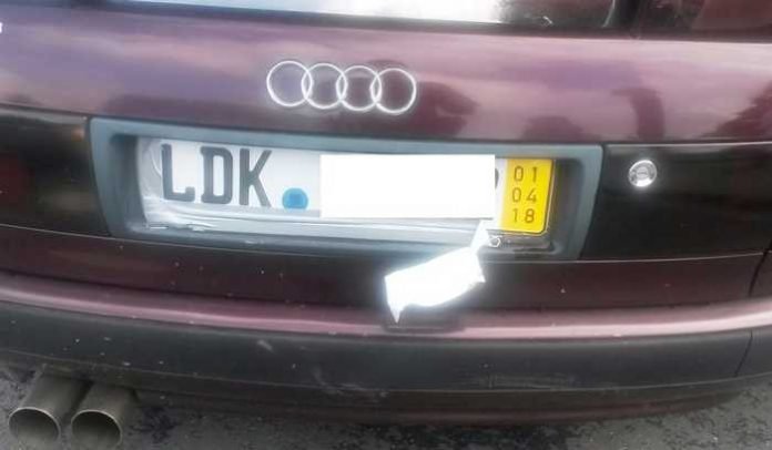 Artikel: Dillenburg: Audifahrer täuscht Kfz-Zulassung vor - Panzerband bedeckt Kurzzeitkennzeichen