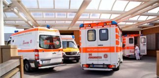 Eng getaktet fuhren binnen eineinhalb Stunden bei der Katastrophenschutzübung Rettungswagen am Kreiskrankenhaus vor, um vermeintliche Unfallopfer in die Ambulanz zu bringen. (Foto: Kreiskrankenhaus Bergstraße / Thomas J. Zelinger)