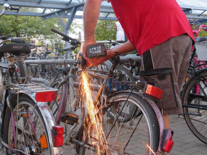 Beseitigung Schrotträder (Foto: Gemeindeverwaltung Haßloch)