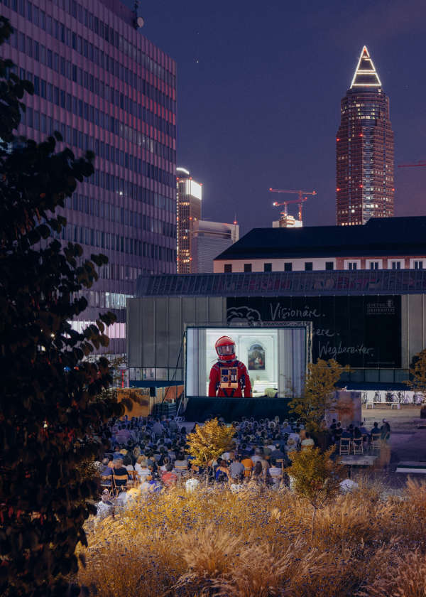 Freiluftkino 2018 am Uni-Campus Bockenheim (Foto: Camilo Brau) Freiluftkino 2018 am Uni-Campus Bockenheim (Foto: Camilo Brau)