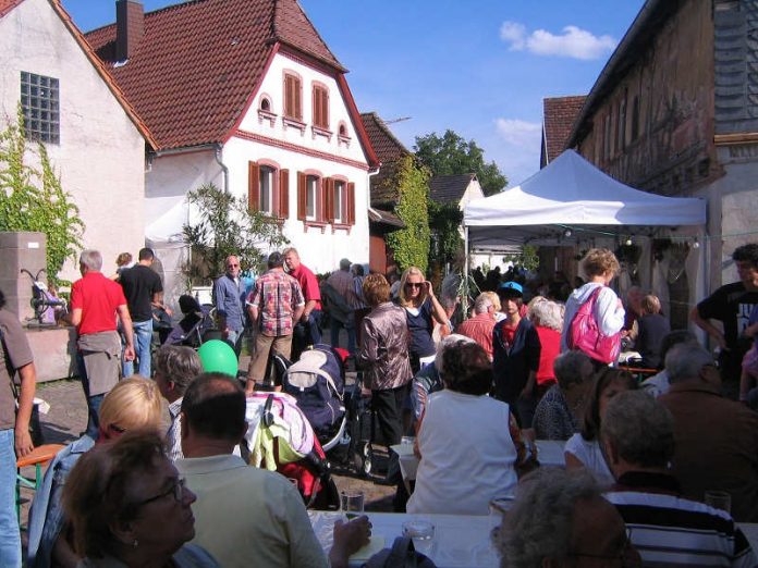 Ilbesheimer Weinkerwe (Foto: Verein Südliche Weinstrasse Landau-Land e.V.)