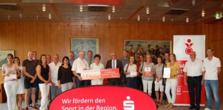 Preisübergabe vom Sportabzeichen-Wettbewerb (Foto: Sparkasse Rhein-Haardt)