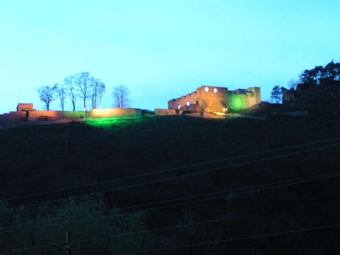 Illuminierte Wolfsburg (Foto: Die Waldschatten Wald- und Wanderverein e.V.)