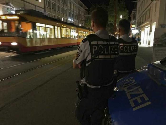 Zur Stärkung des subjektiven Sicherheitsgefühls führten die Verkehrsbetriebe und das Polizeipräsidium Karlsruhe gestern Abend eine weitere Schwerpunktkontrolle durch