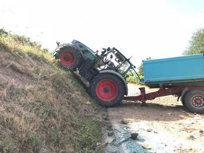 Verunfalltes landwirtschaftliches Gespann