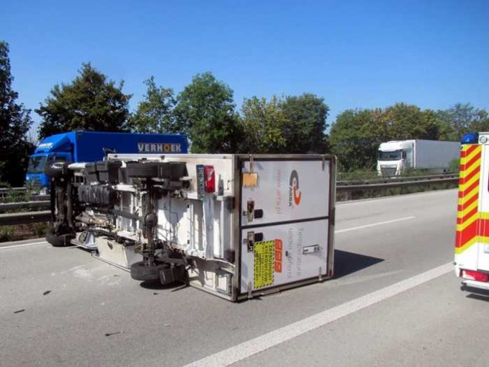 Eingeschlafen und Unfall gebaut Eingeschlafen und Unfall gebaut