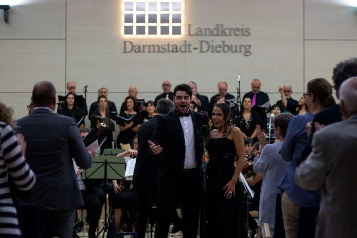 Großes Chor- und Orchesterkonzert - „Una Notte italiana“- Eine italienische Nacht (Foto: Luca Lange) Großes Chor- und Orchesterkonzert - „Una Notte italiana“- Eine italienische Nacht (Foto: Luca Lange)