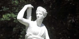 Diana-Statue im Herrnsheimer Schlosspark. (Foto: Rudolf Uhrig)