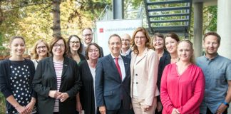 Gruppenfoto mit Ministerin