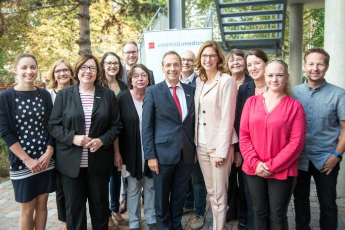 Gruppenfoto mit Ministerin