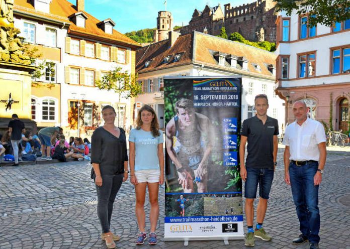 v.l.: Jessica Herbert, Prokuristin M3; Aoife Quigly, dreimalige Siegerin und Favoritin; Timo Bracht, ehemaliger Triathlon-Profi; Stephan Ruhm, Marketing GELITA (Foto: Alfred Gerold, vaf)