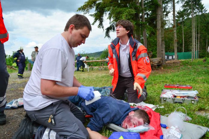 Sanitäter beim Training